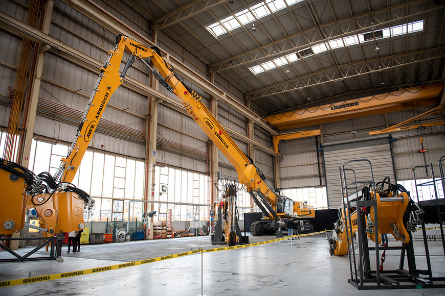 Liebherr-France SAS: the largest Liebherr demolition excavator ever built handed over to AWR Abbruch GmbH